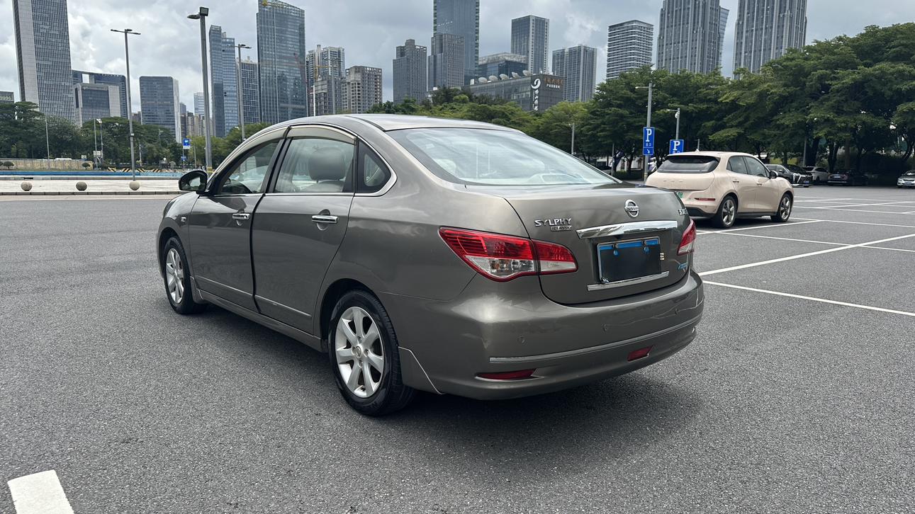 Nissan Sylphy 2012 thumb 2