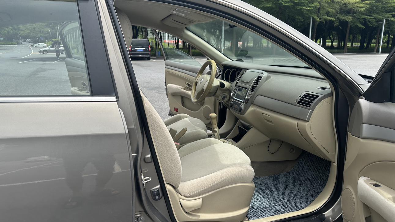 Nissan Sylphy 2012 thumb 7