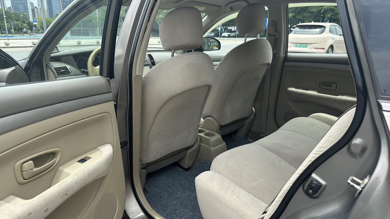 Nissan Sylphy 2012 thumb 12