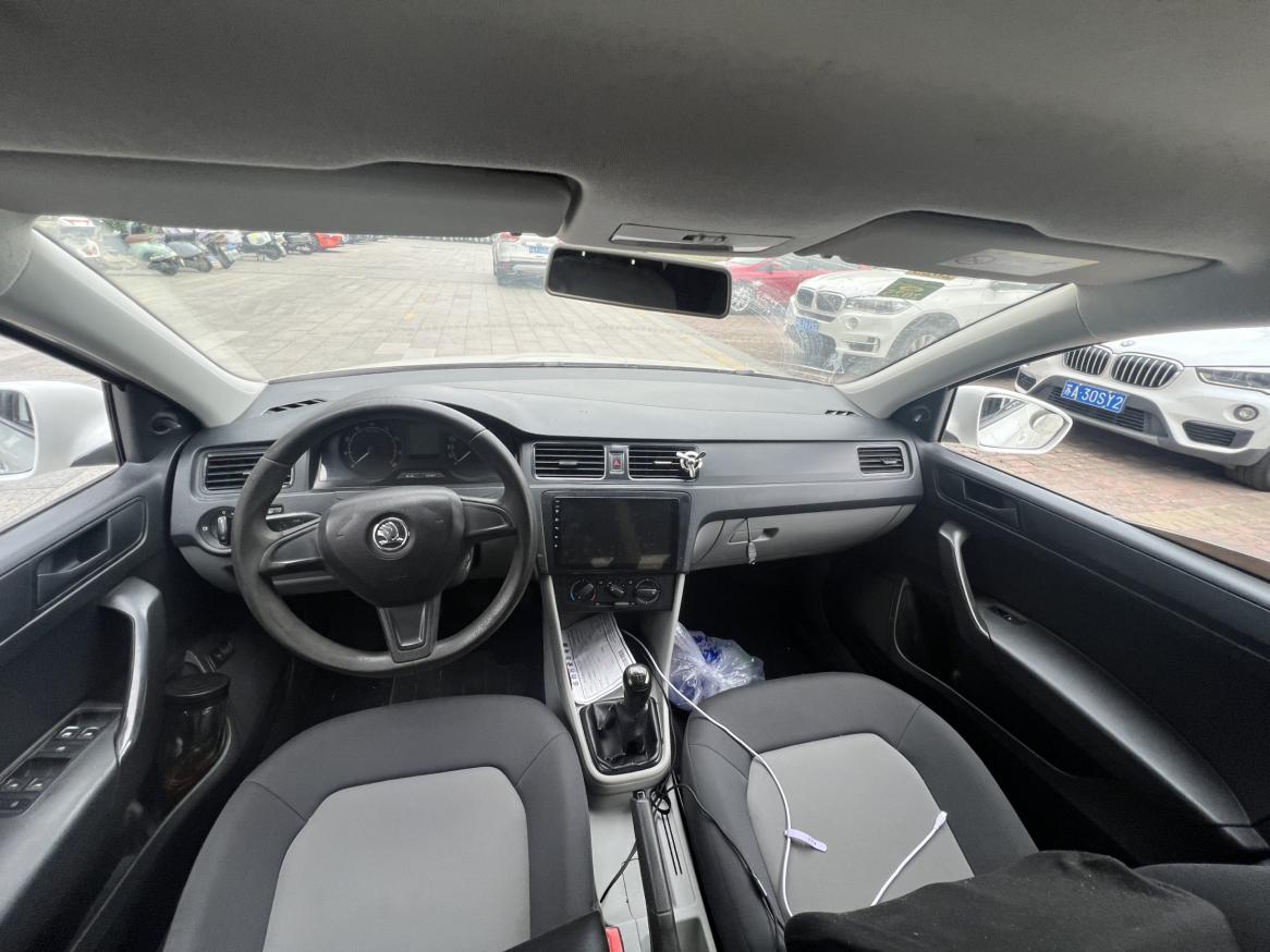 Skoda Xin Rui 2015 thumb 6