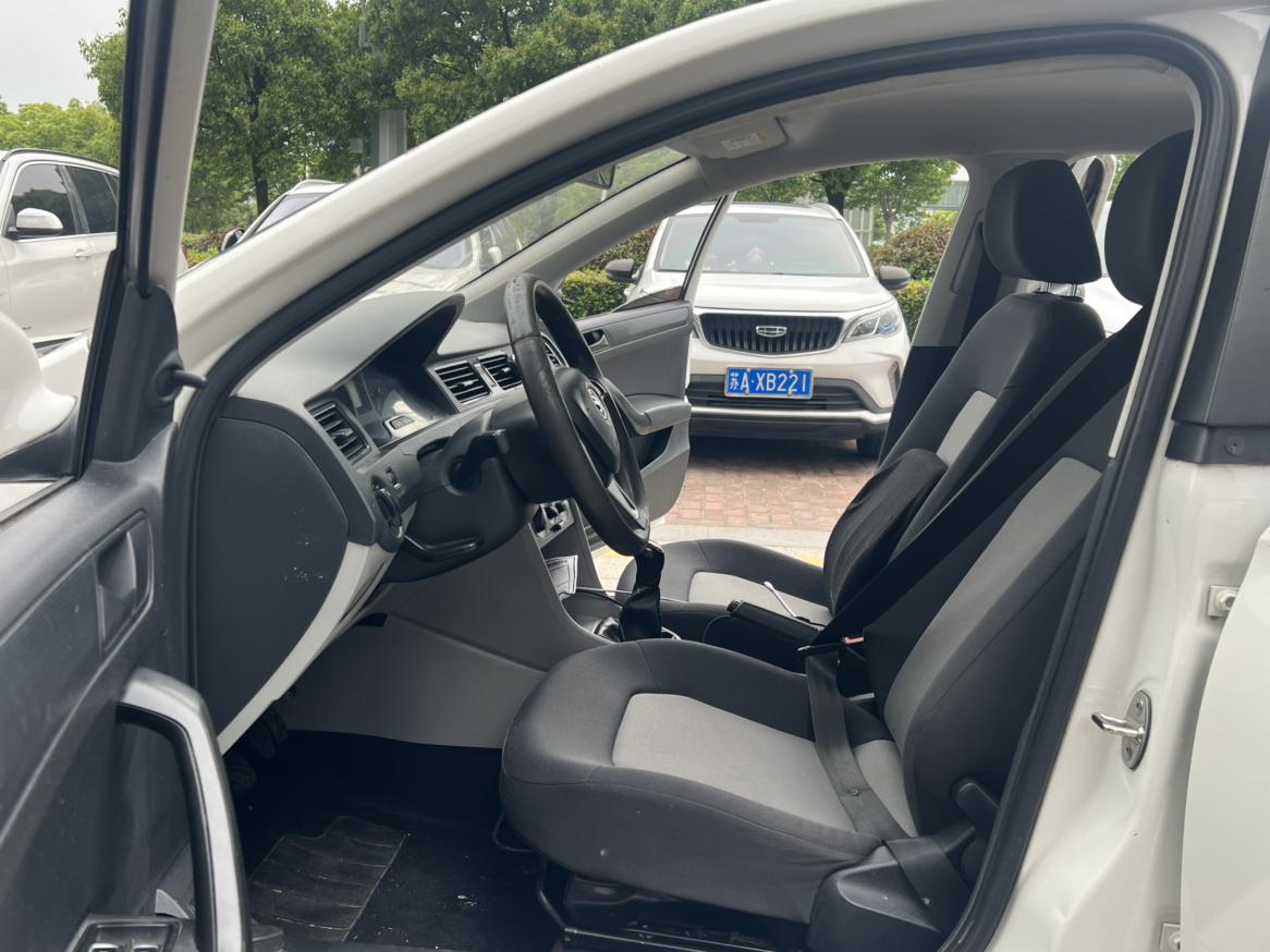 Skoda Xin Rui 2015 thumb 7