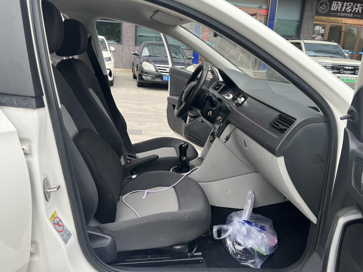 Skoda Xin Rui 2015 thumb 10