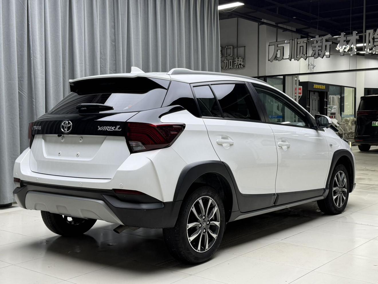 Toyota Yaris 2022 thumb 4