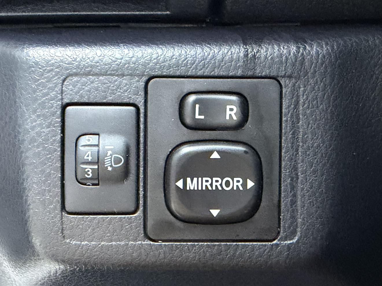 Toyota Yaris 2022 thumb 6