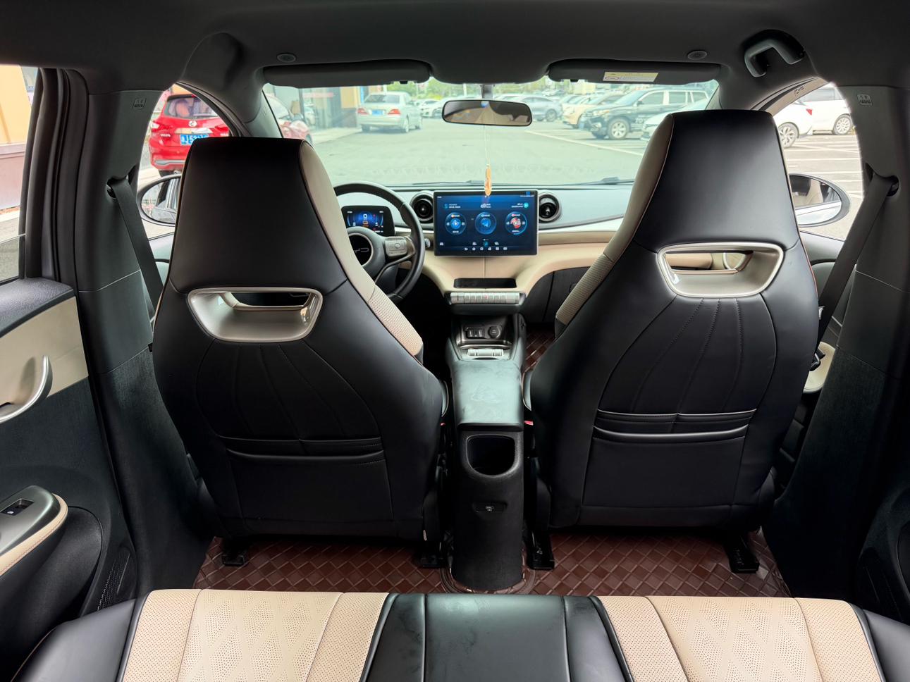 BYD Dolphin 2023 thumb 10