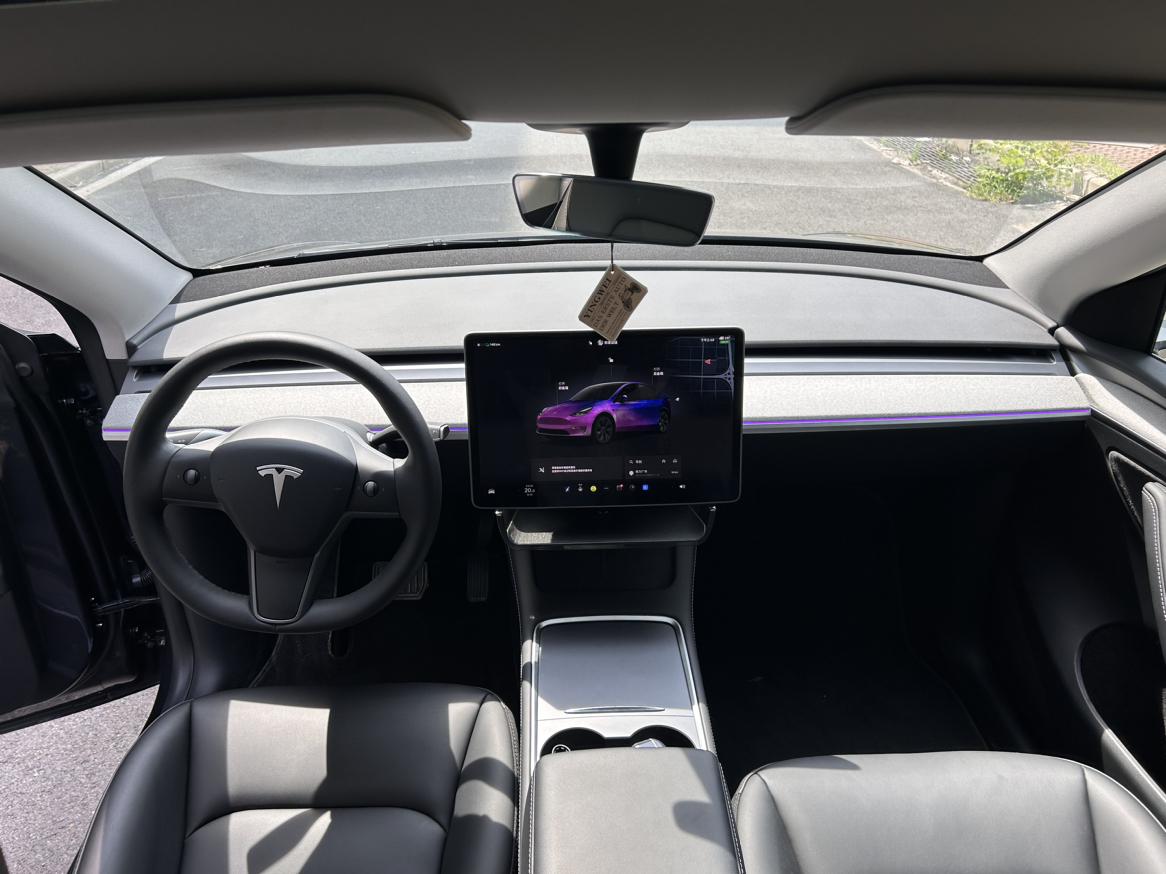 Tesla Model Y 2024 thumb 7