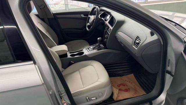 Audi A4 2013 thumb 4