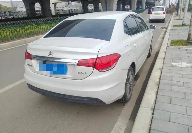 Citroen C4L 2013 thumb 3