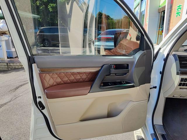 Toyota Land Cruiser 2019 thumb 8