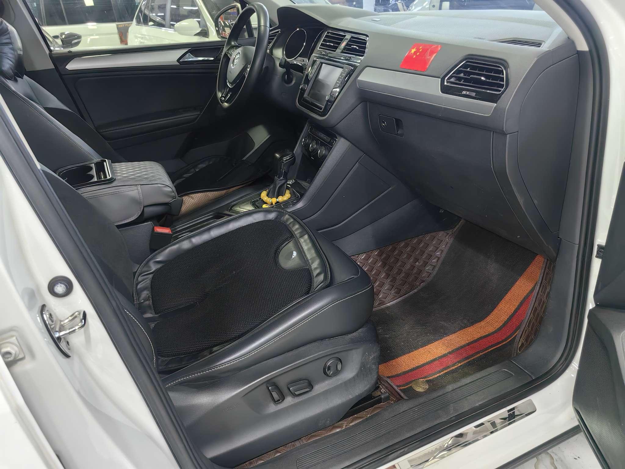 Volkswagen Tiguan 2017 thumb 2