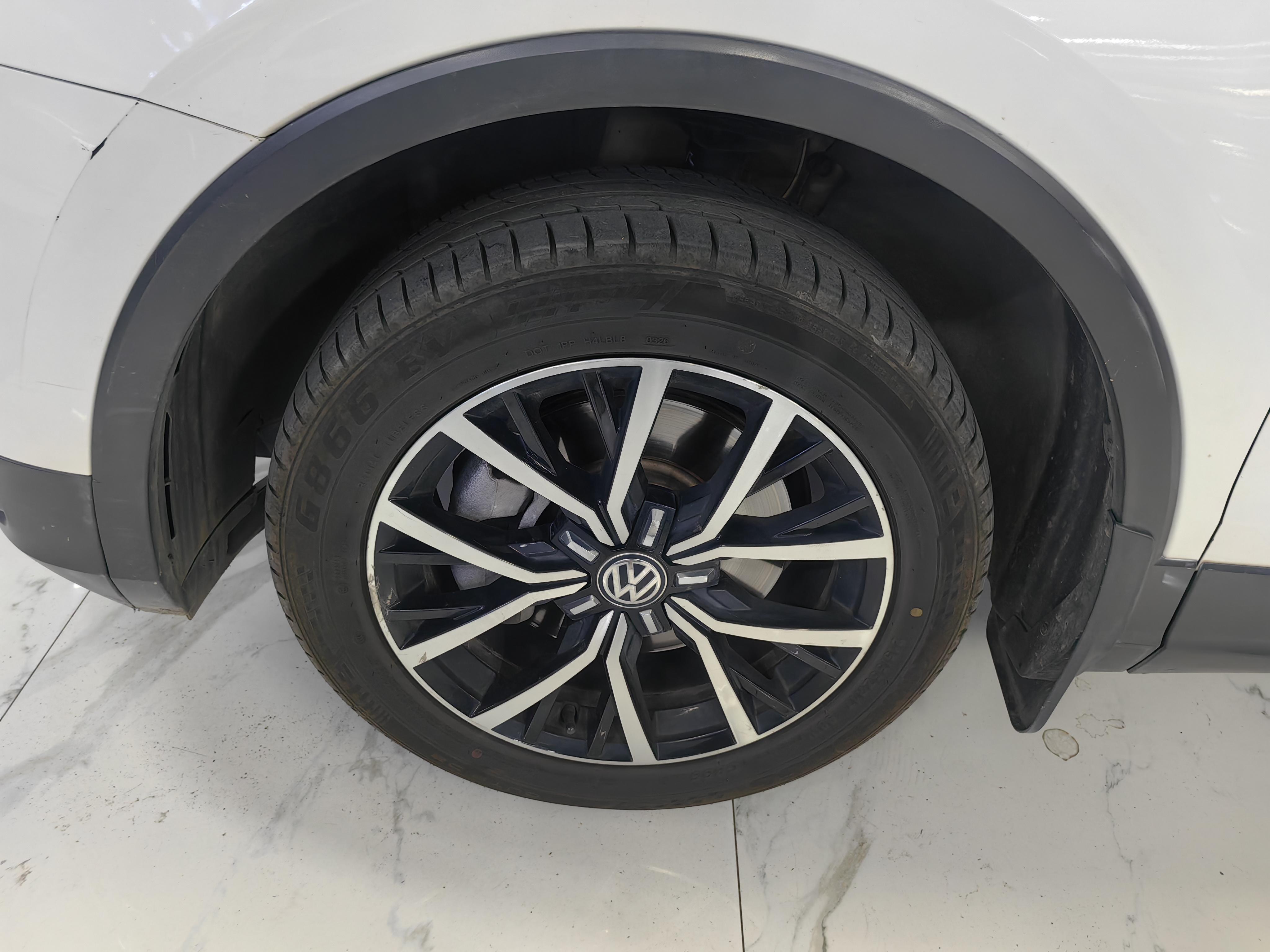 Volkswagen Tiguan 2017 thumb 4