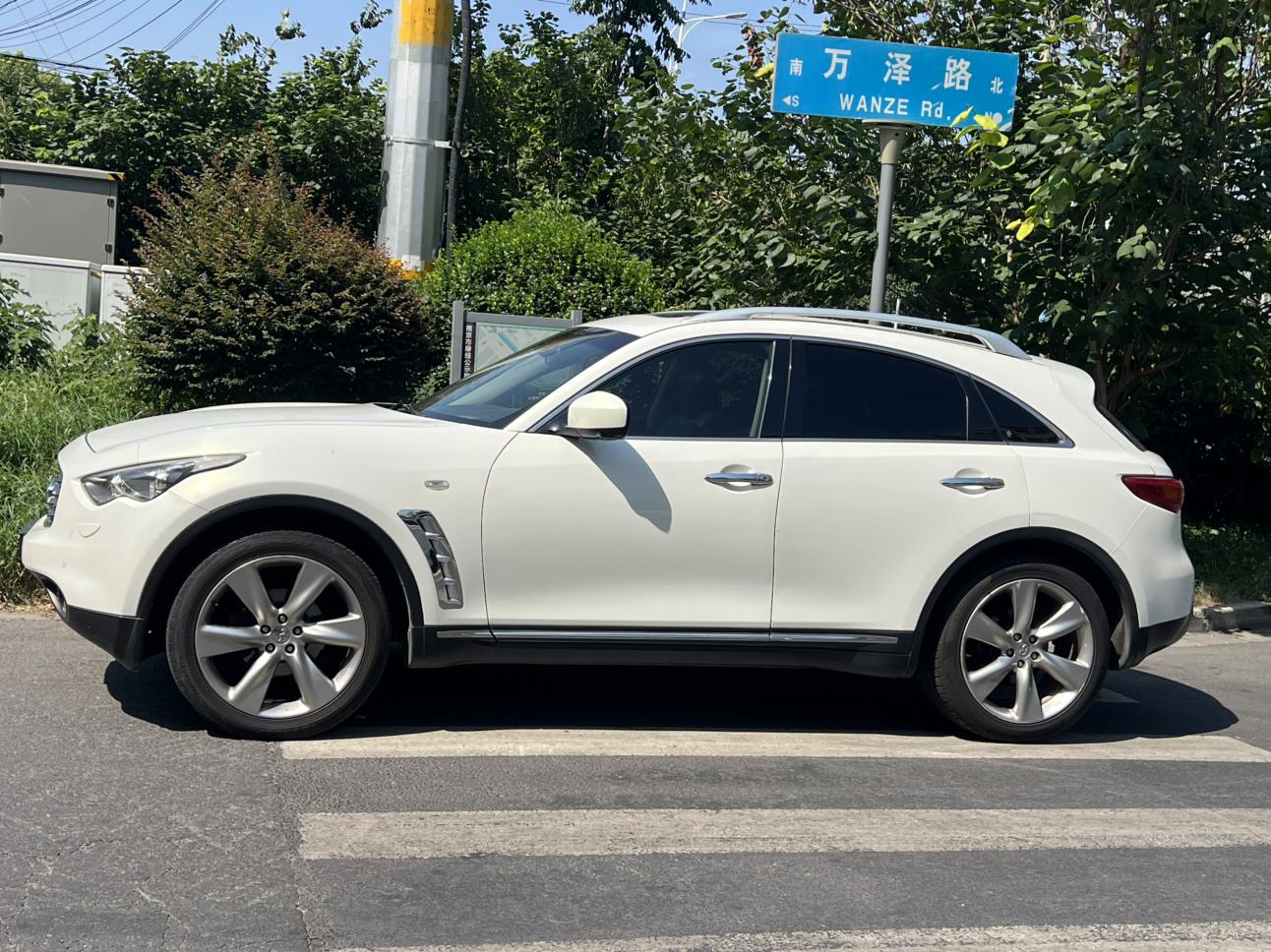 Infiniti FX 2011 thumb 2
