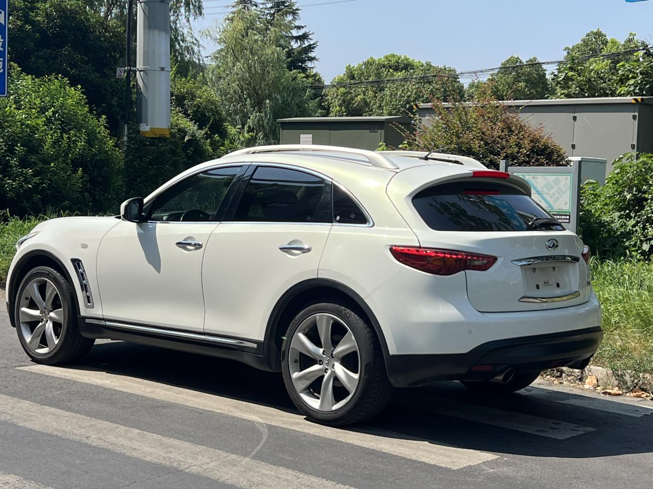 Infiniti FX 2011 thumb 3