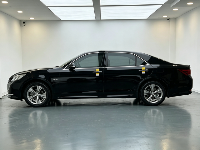 Toyota Crown 2015 thumb 2