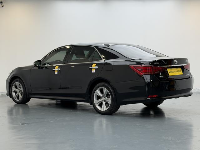 Toyota Crown 2015 thumb 3