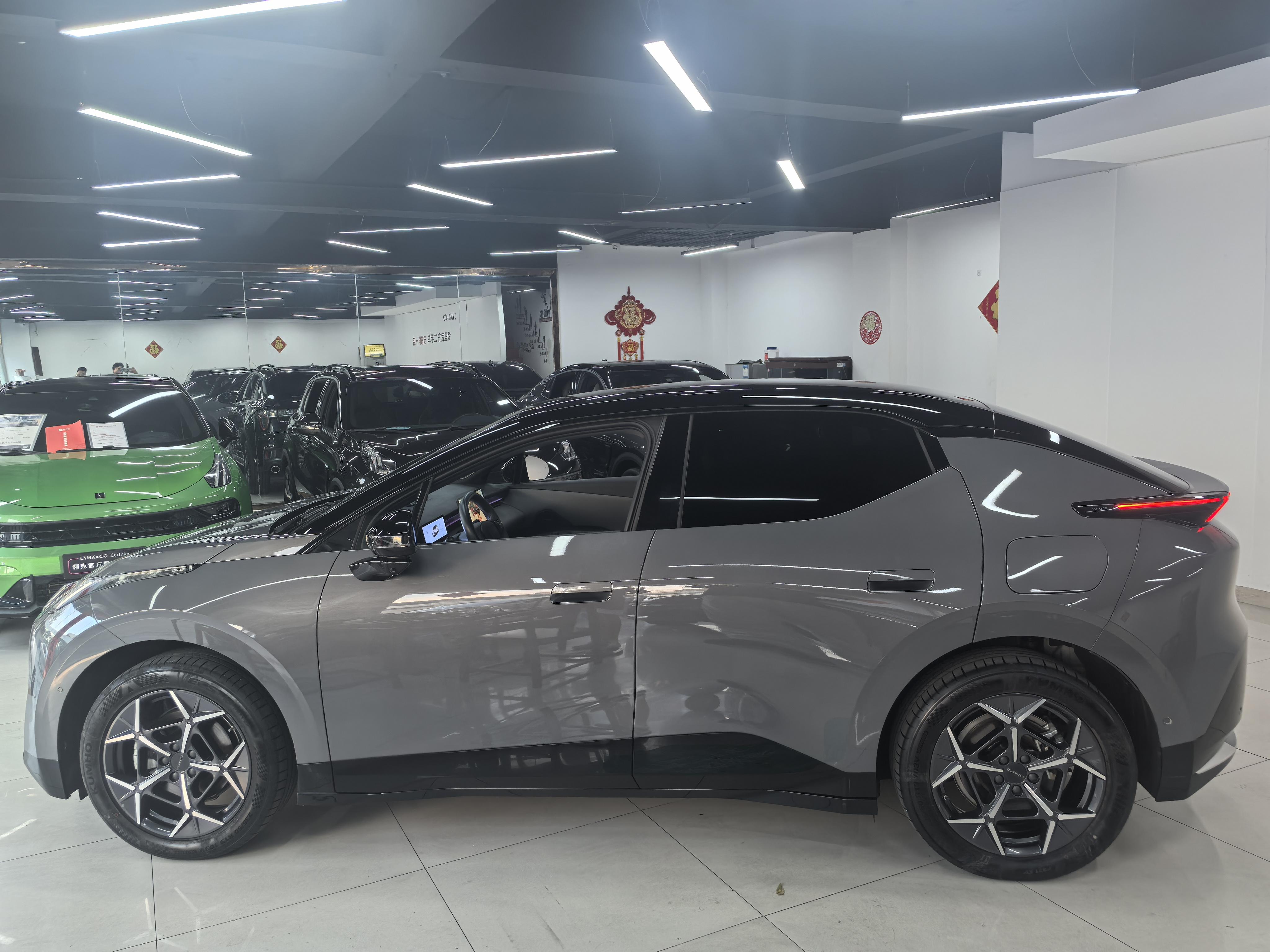 Lynk & Co Z20 2025 thumb 2