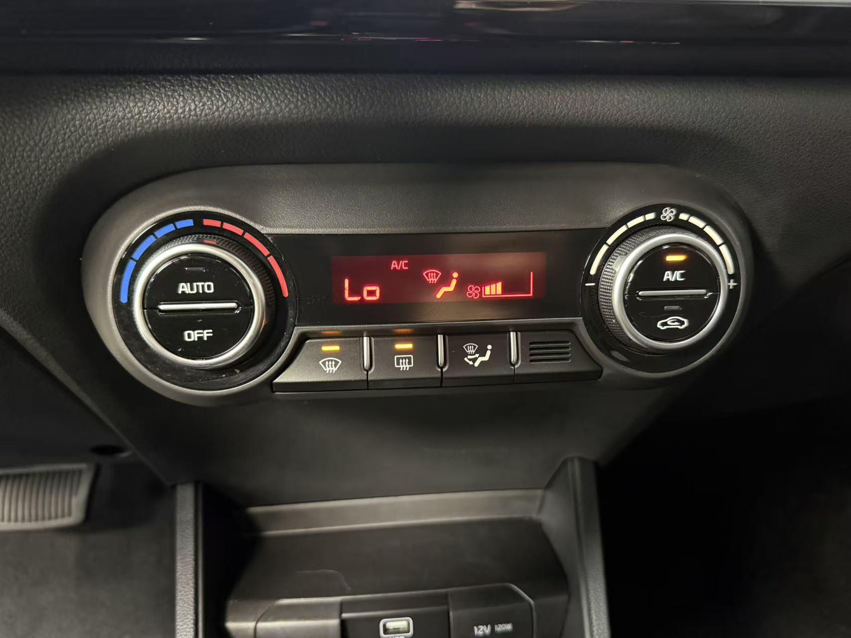 Kia Stonic 2021 thumb 8