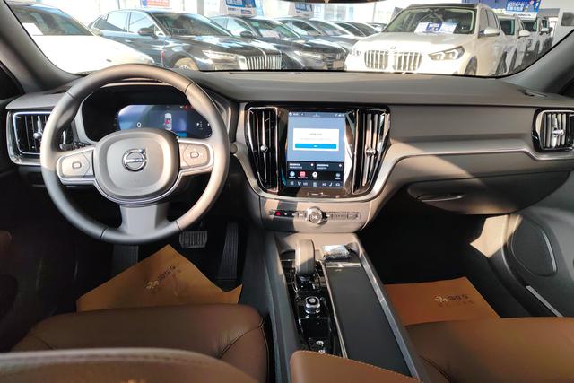 Volvo S60 2026 thumb 10