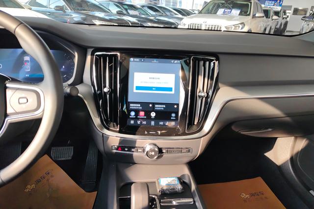 Volvo S60 2026 thumb 11