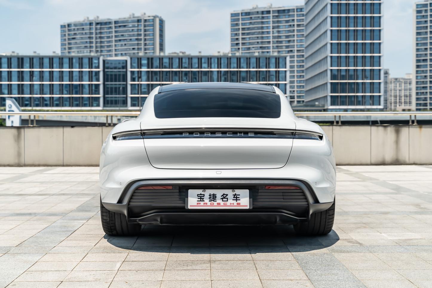 Porsche Taycan 2019 thumb 4