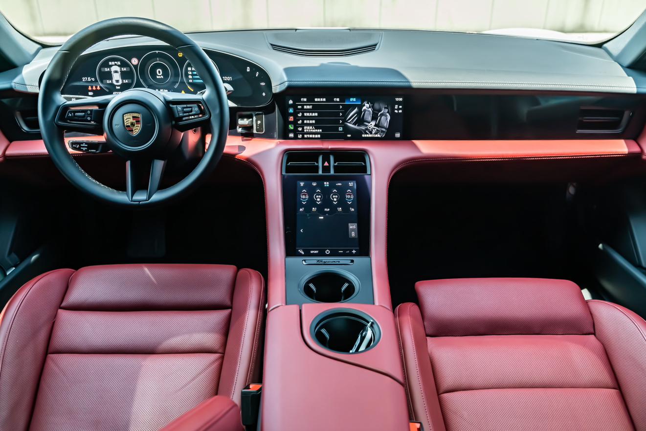 Porsche Taycan 2019 thumb 11