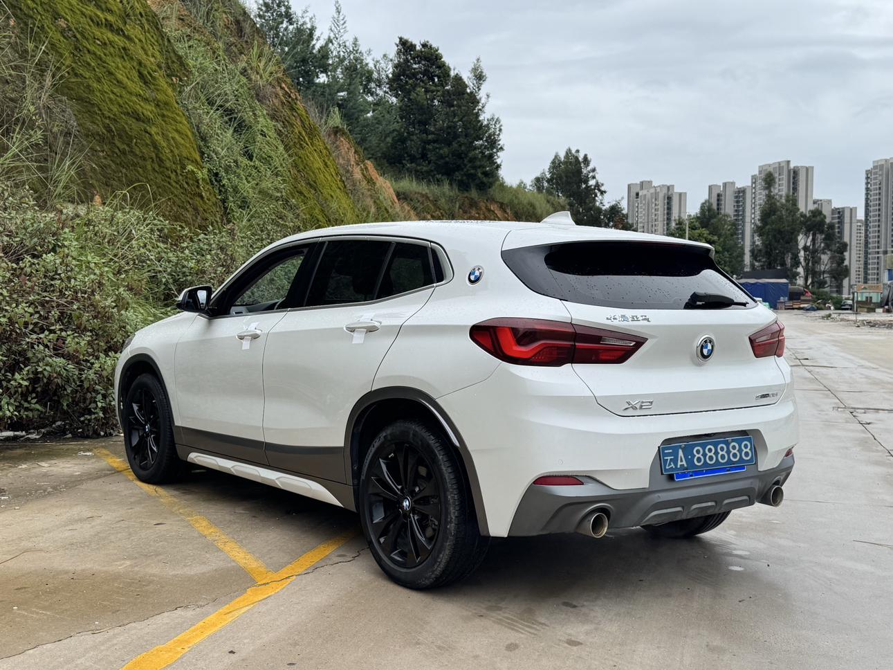 BMW X2 2022 thumb 2