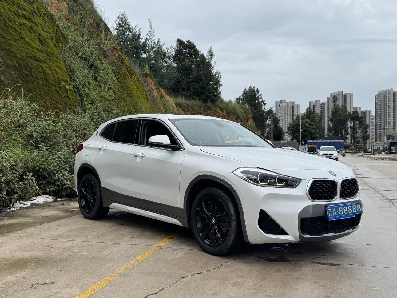 BMW X2 2022 thumb 10