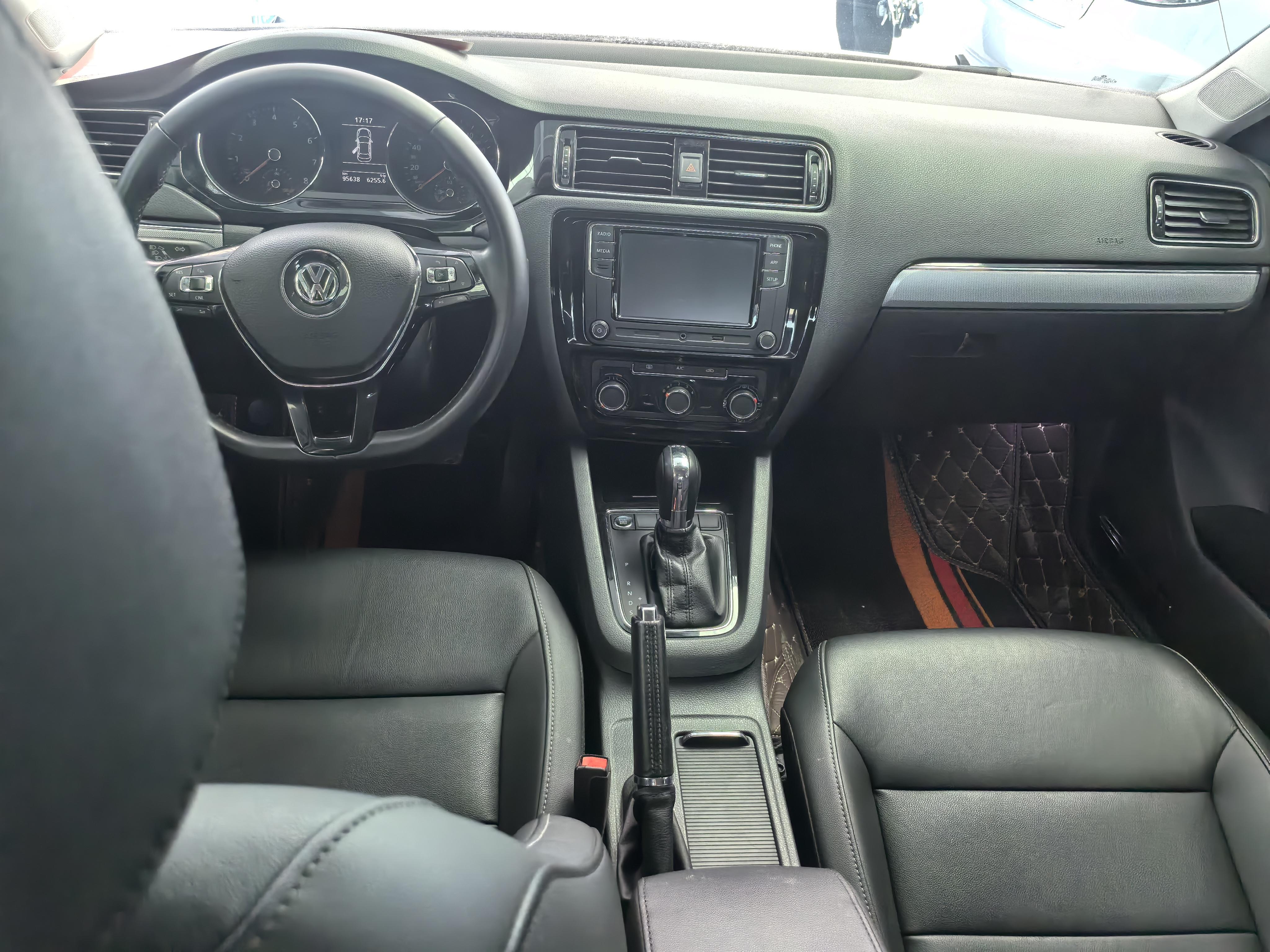 Volkswagen Sagitar 2018 thumb 4
