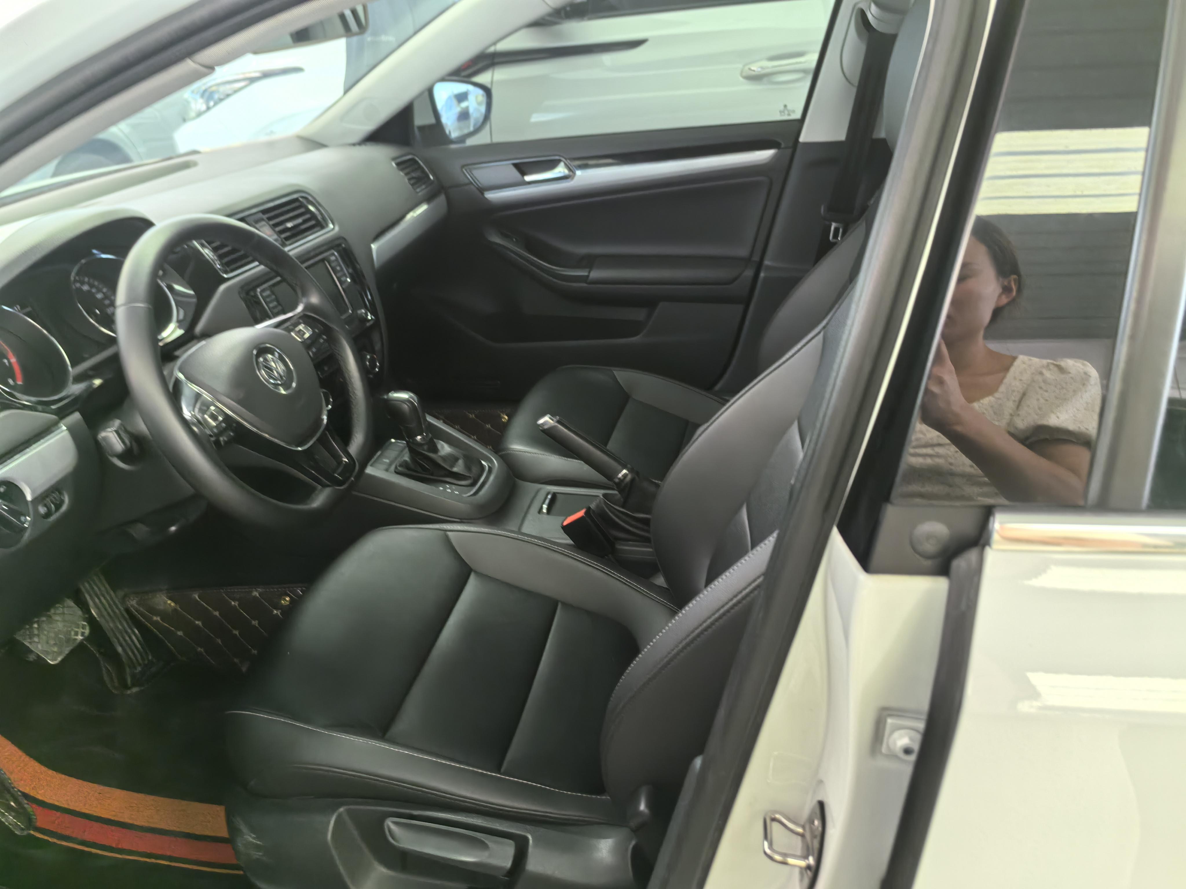 Volkswagen Sagitar 2018 thumb 7