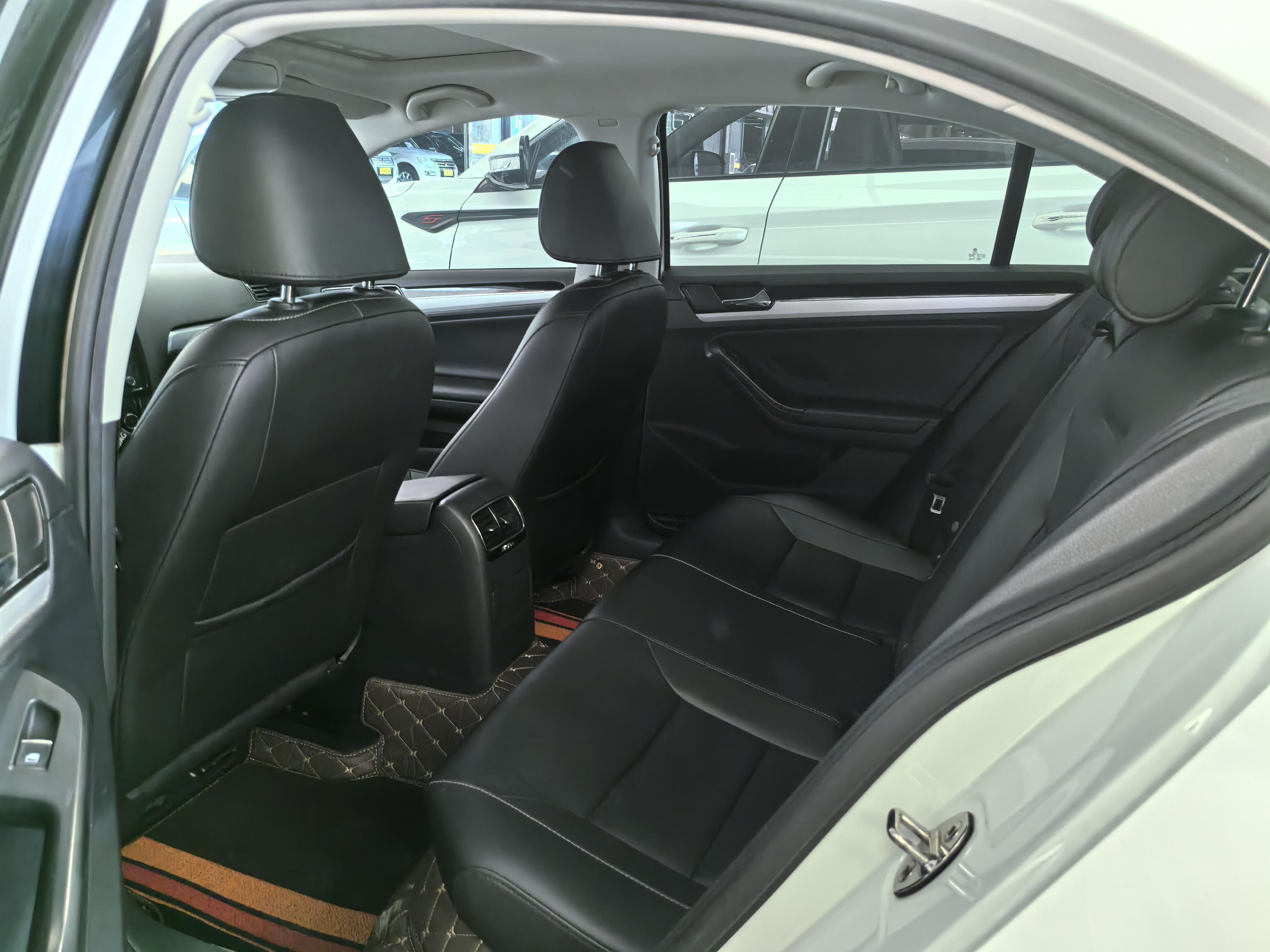Volkswagen Sagitar 2018 thumb 8