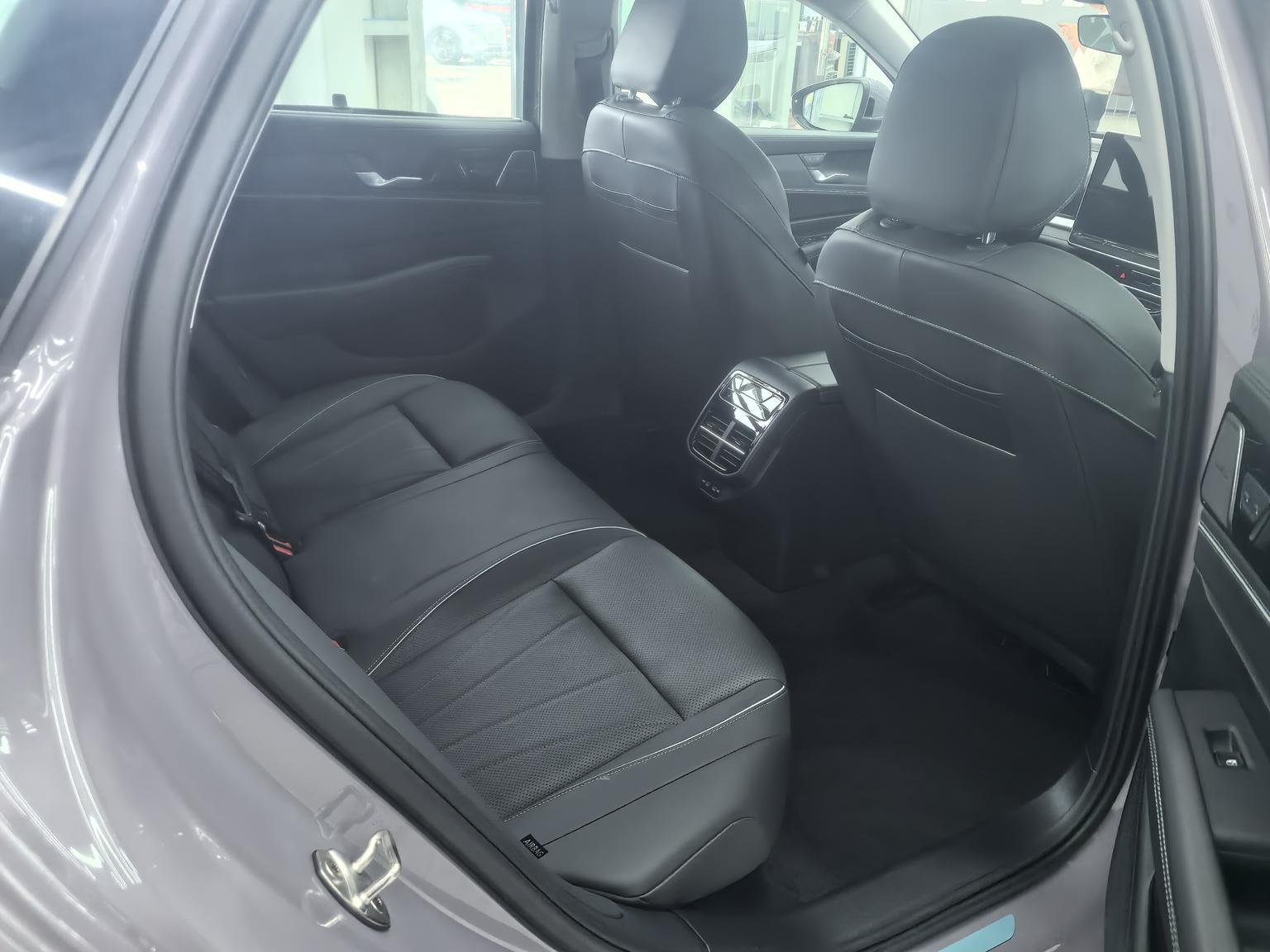 Volkswagen Passat (North America and China) 2025 thumb 7