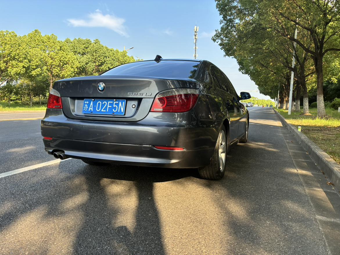 BMW 5 серии 2009 thumb 4