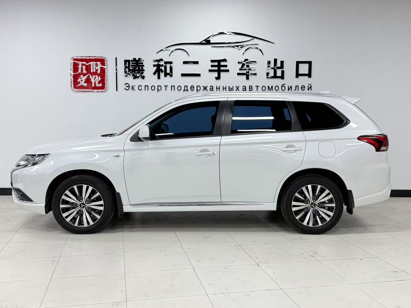 Mitsubishi Outlander 2021 thumb 2