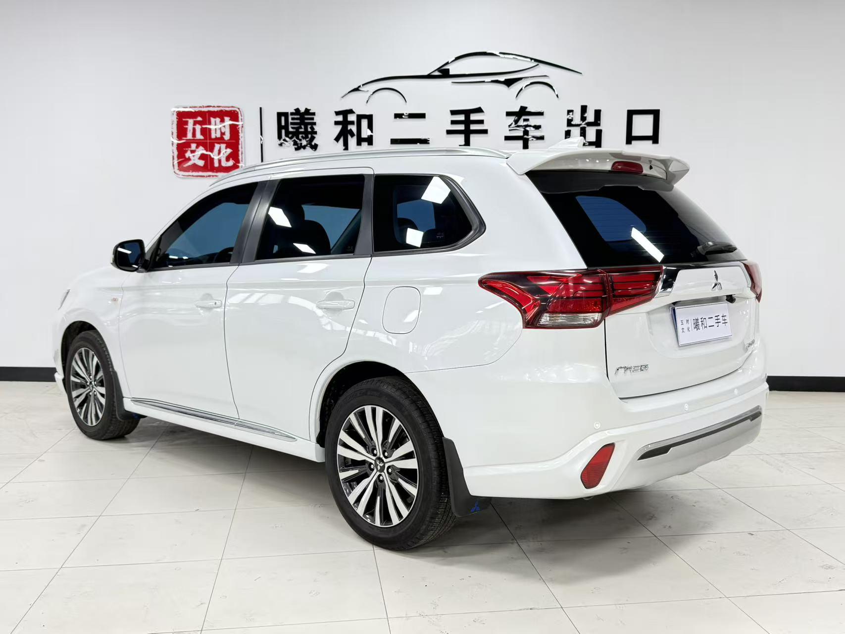 Mitsubishi Outlander 2021 thumb 3