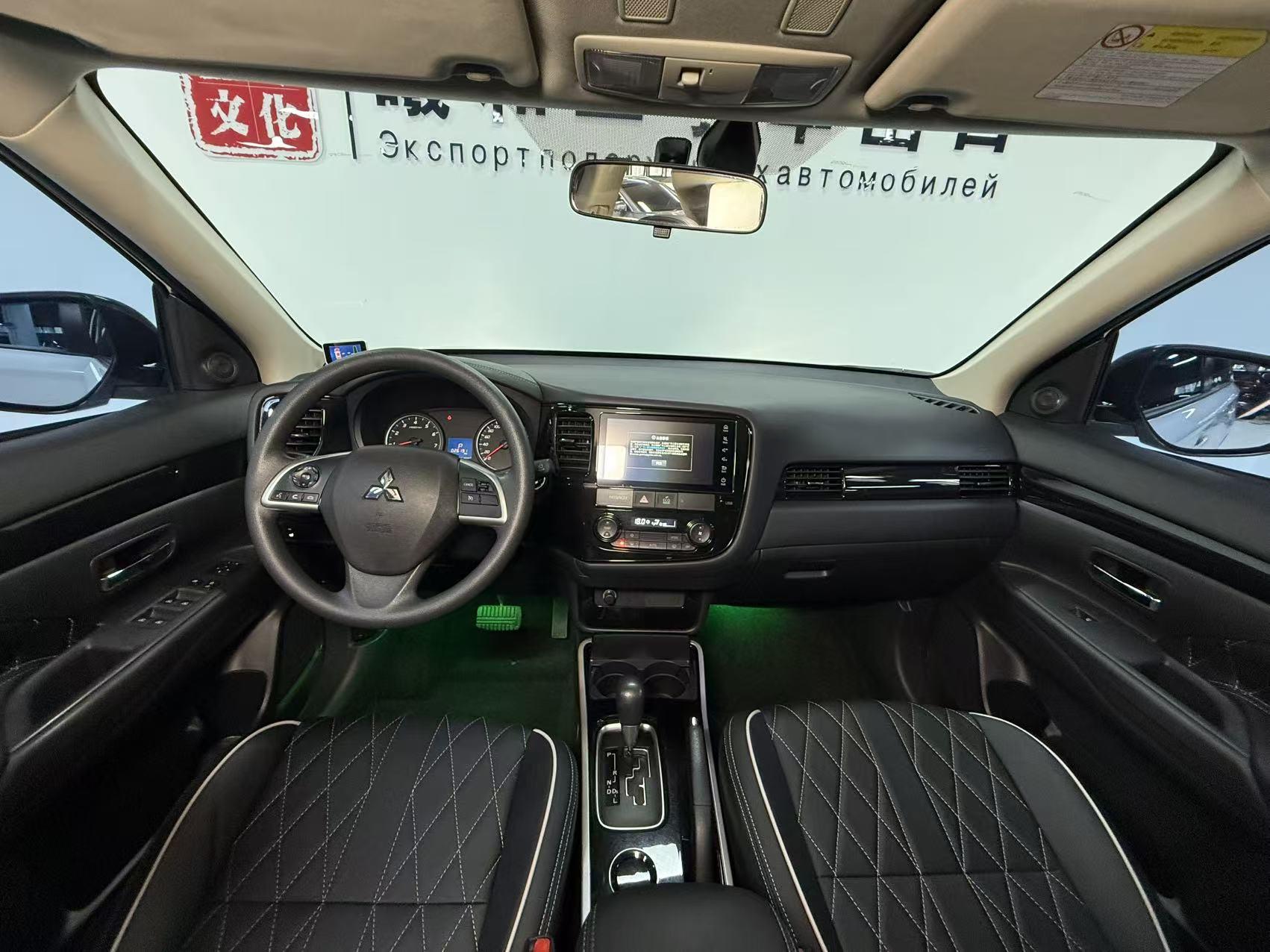 Mitsubishi Outlander 2021 thumb 8
