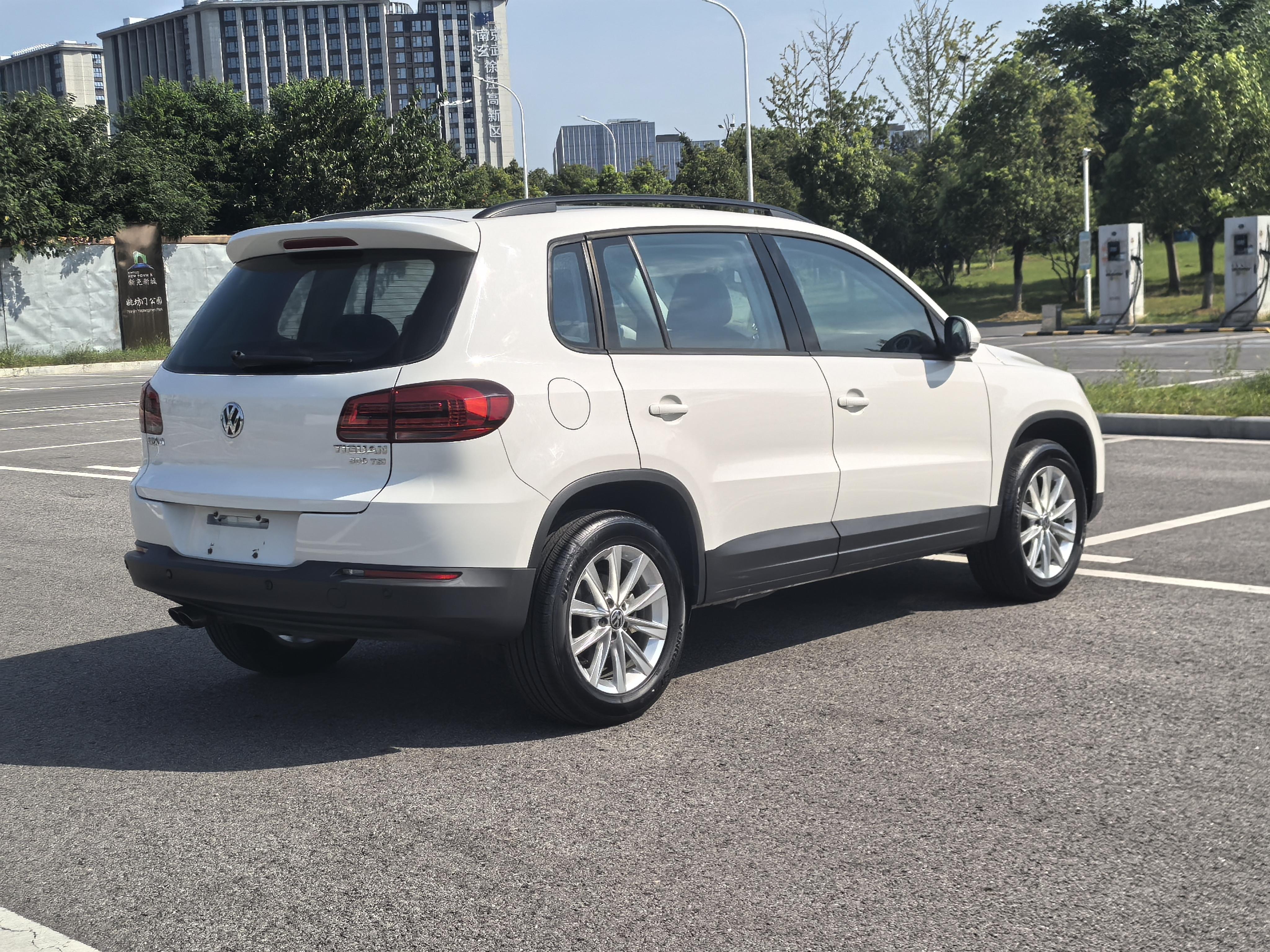 Volkswagen Tiguan 2017 thumb 3