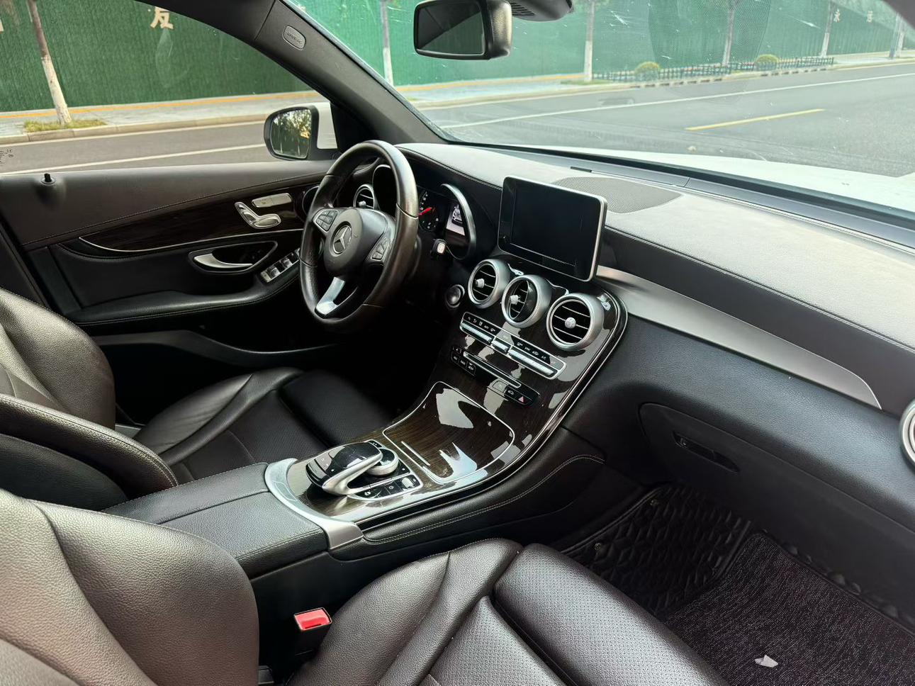 Mercedes-Benz GLC 2018 thumb 6