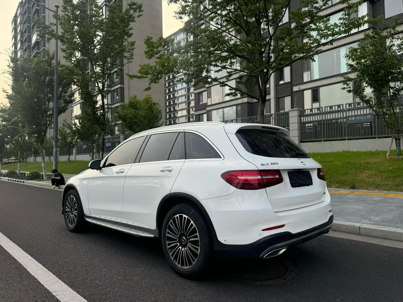 Mercedes-Benz GLC 2018 thumb 12