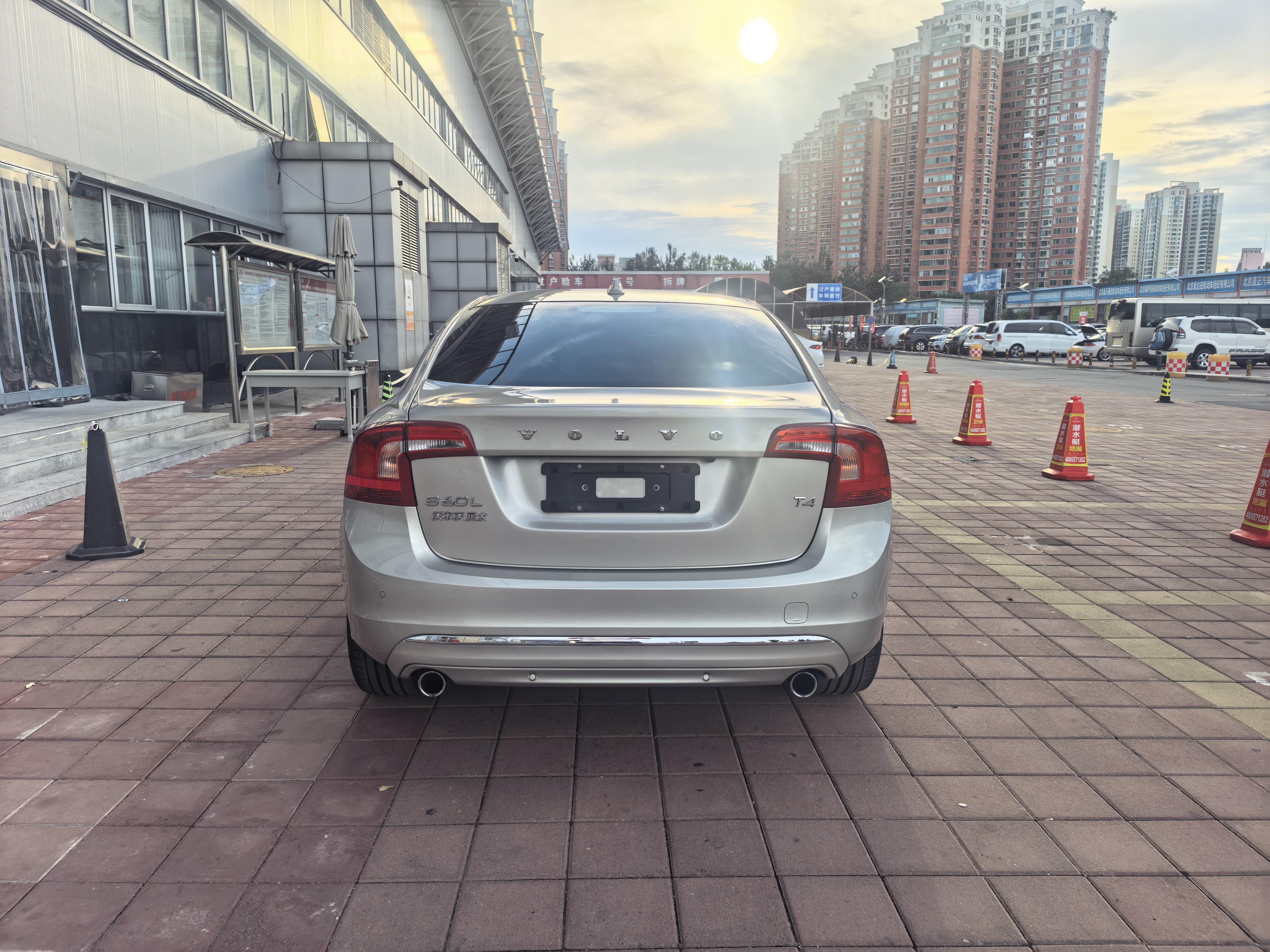 Volvo S60 2018 thumb 3