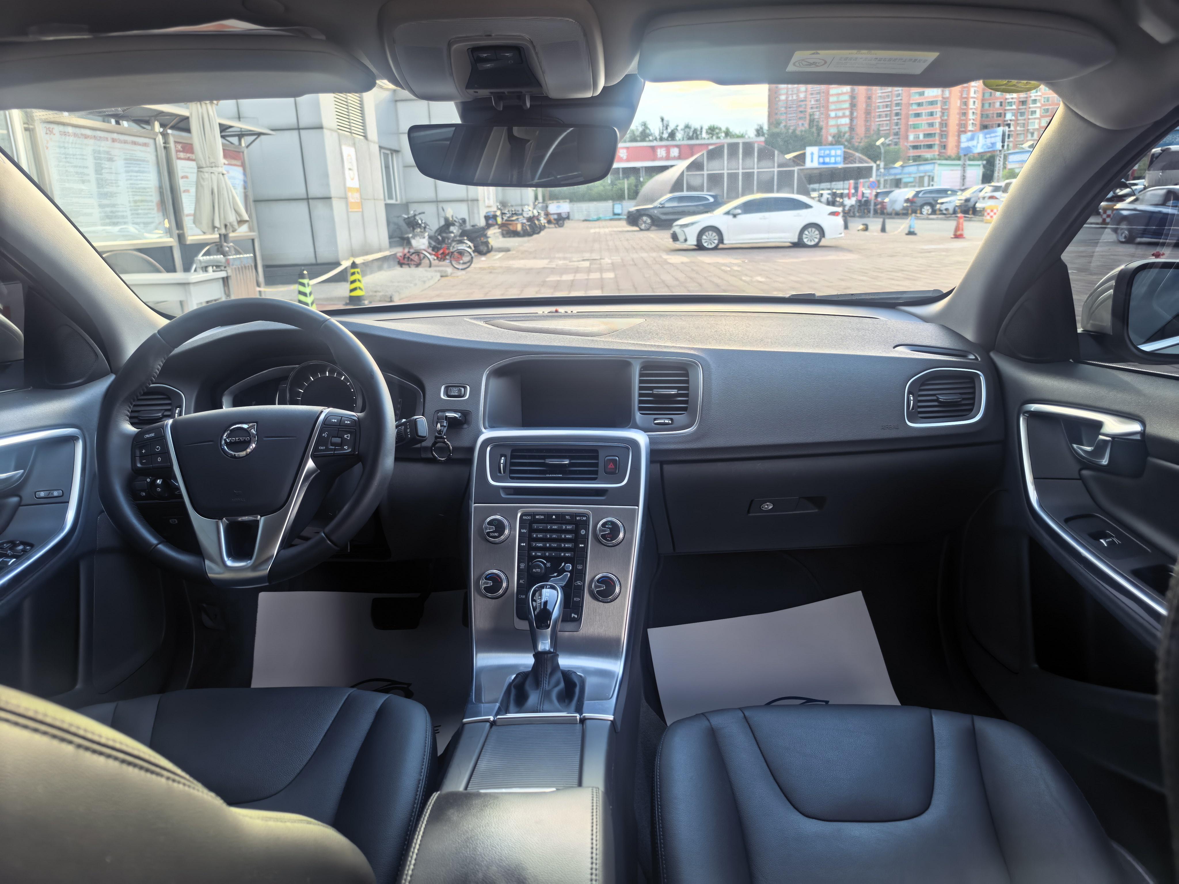 Volvo S60 2018 thumb 8