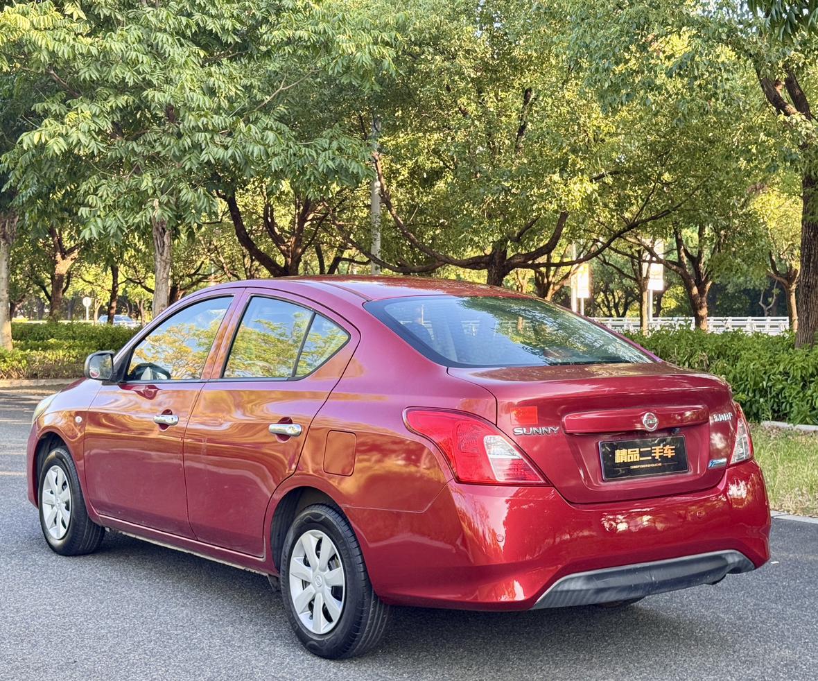 Nissan Sunny 2016 thumb 3