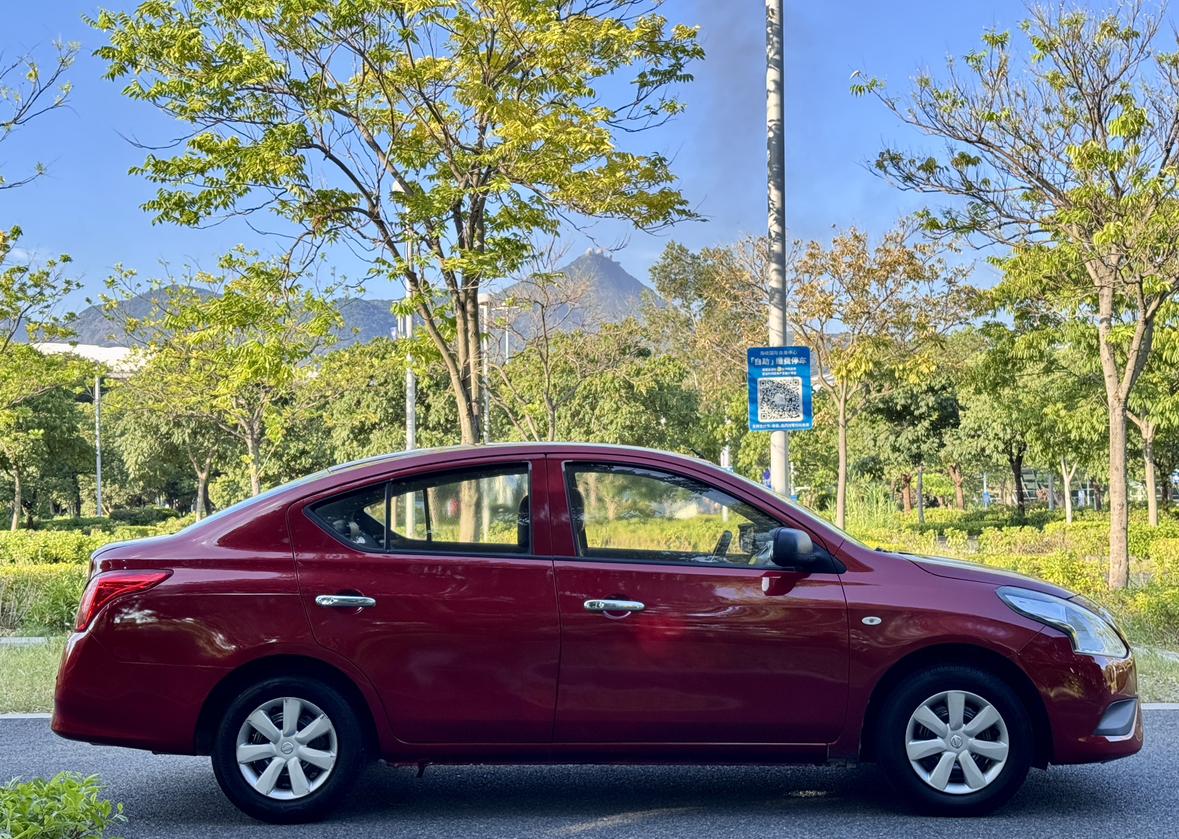 Nissan Sunny 2016 thumb 6