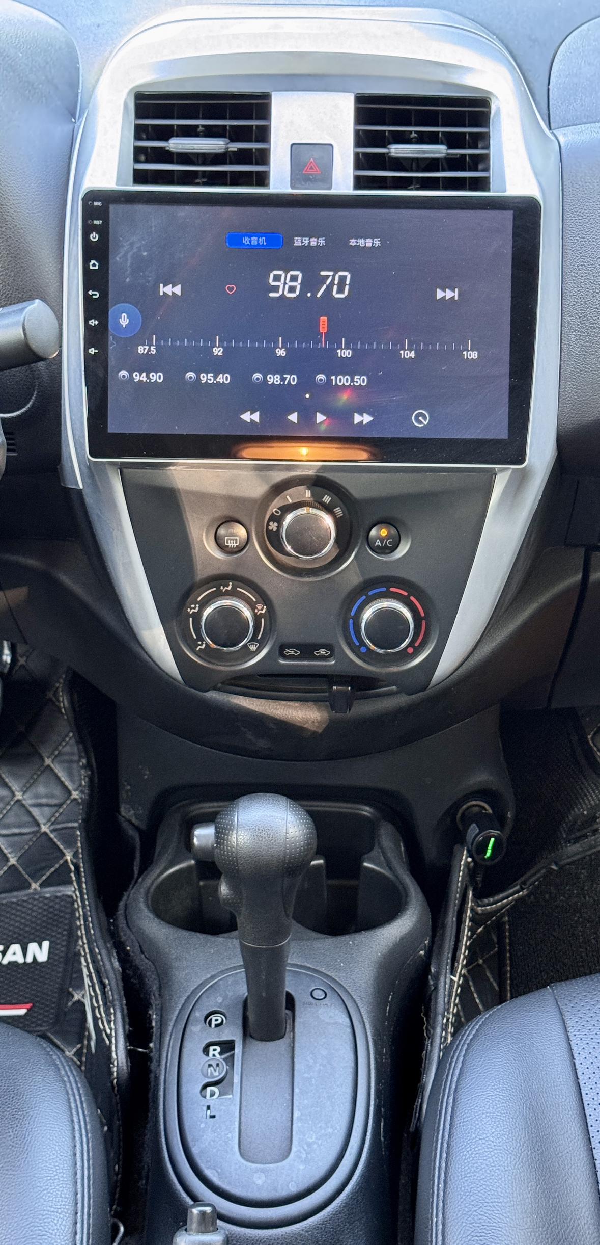Nissan Sunny 2016 thumb 9