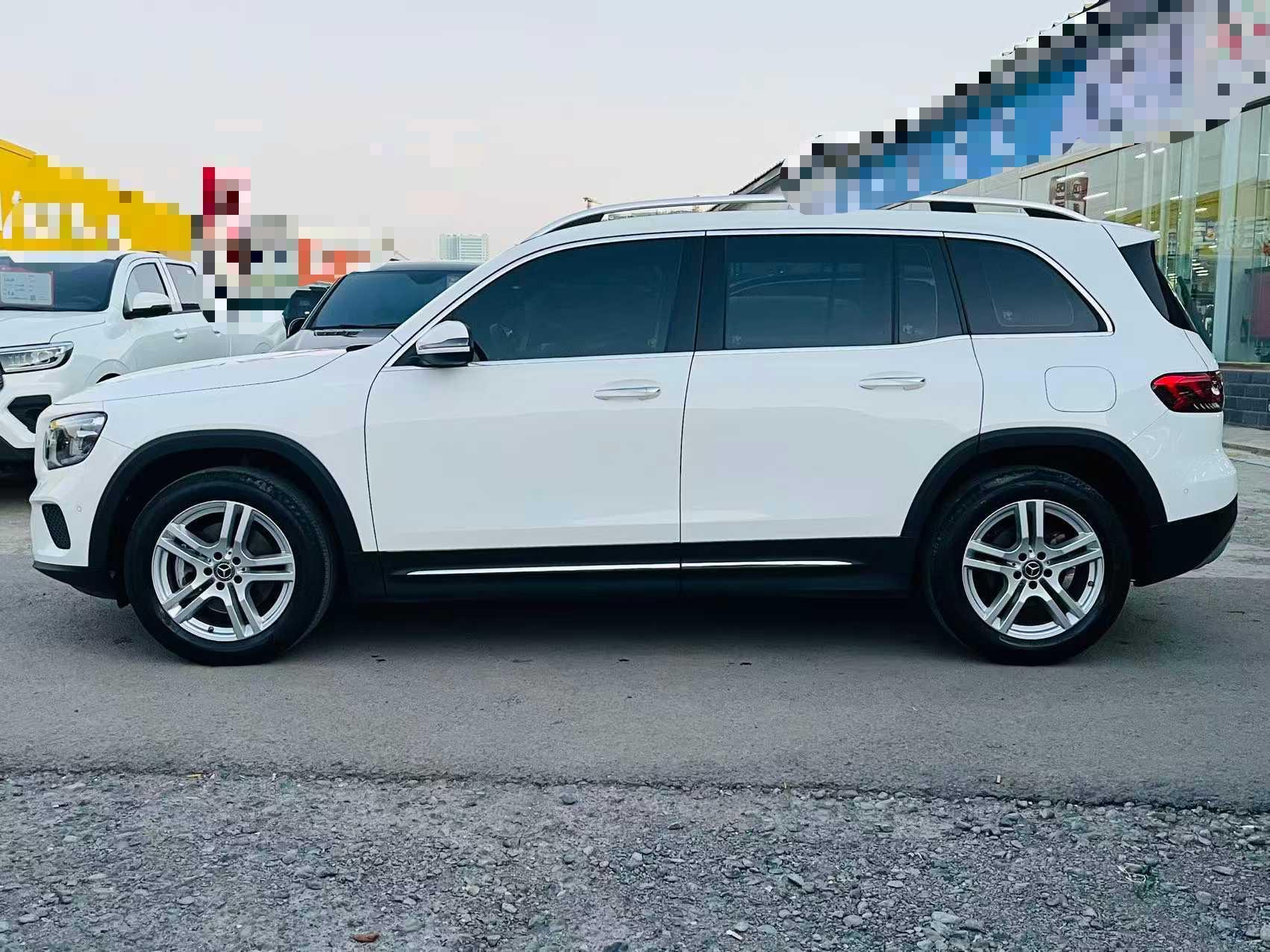 Mercedes-Benz GLB 2023 thumb 2