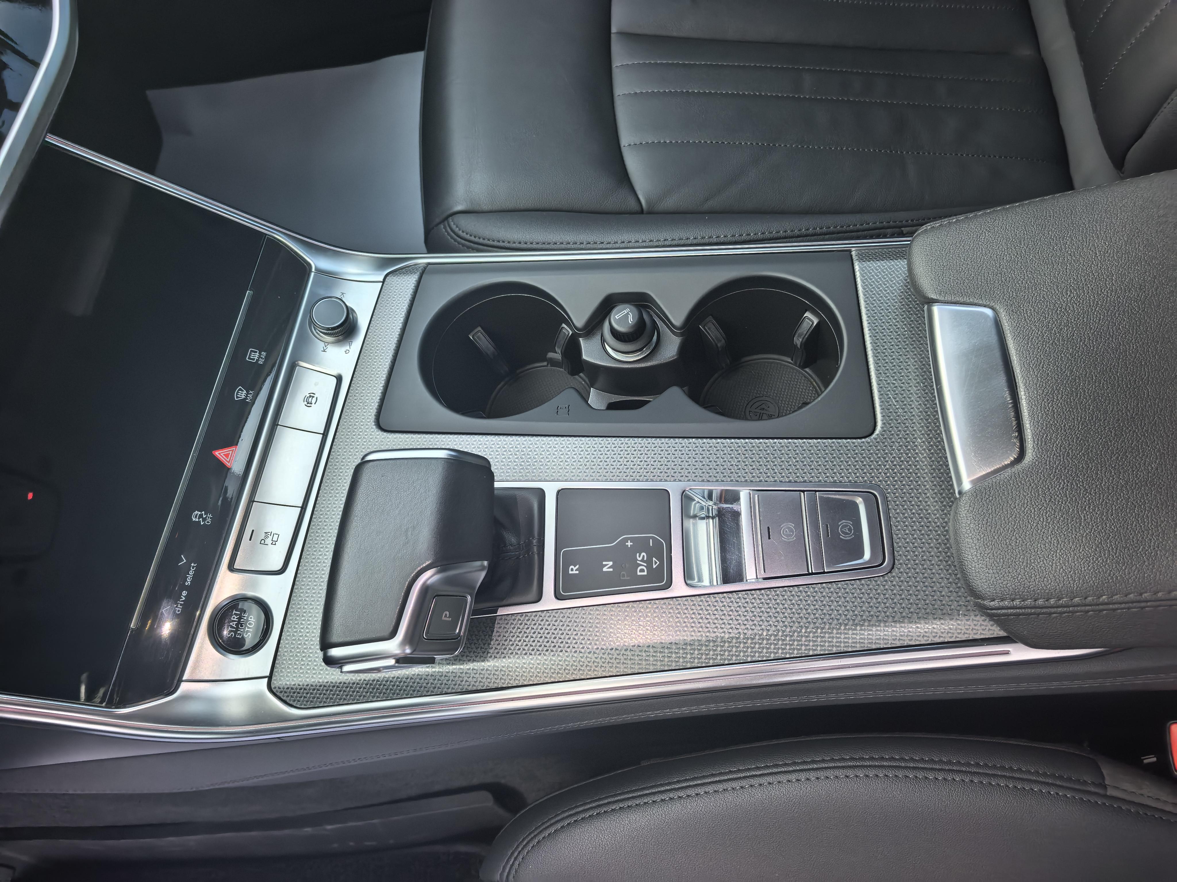 Audi A6 2021 thumb 12