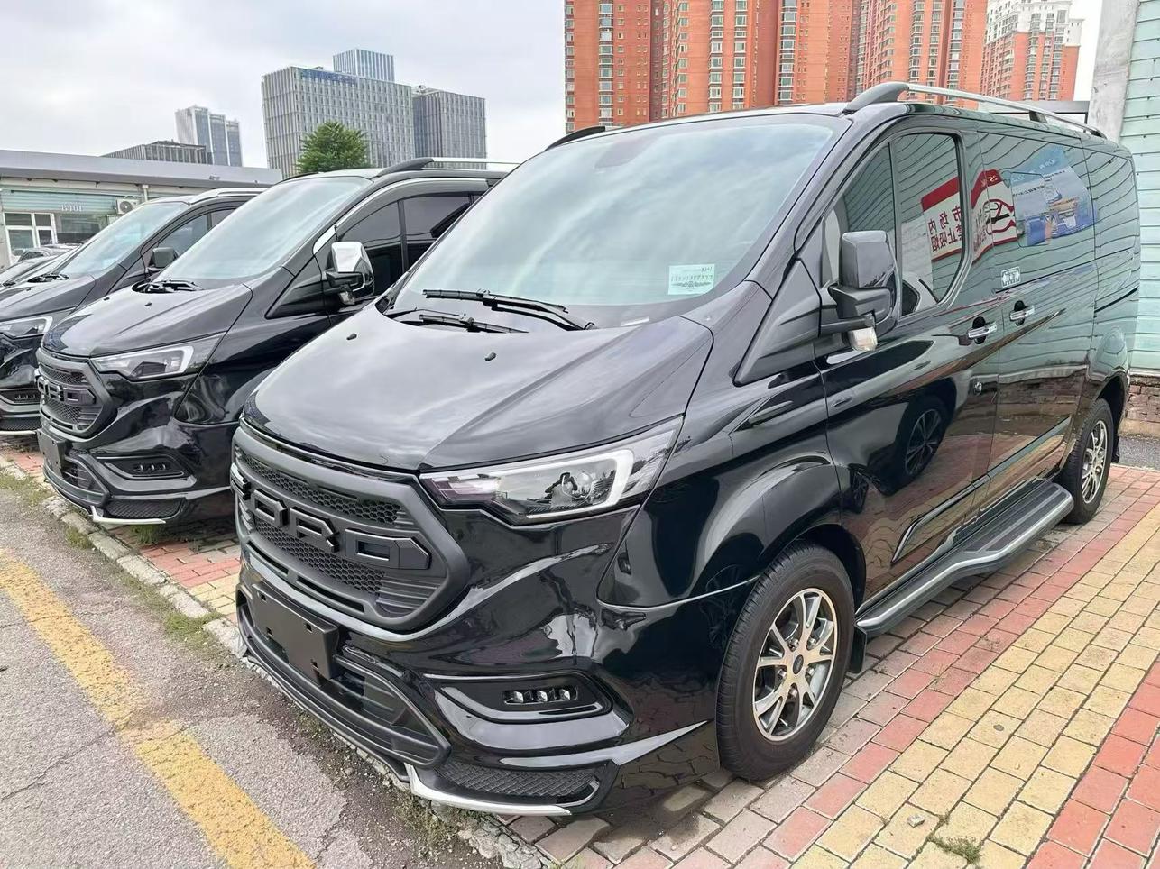 Ford Tourneo Custom 2025 thumb 8