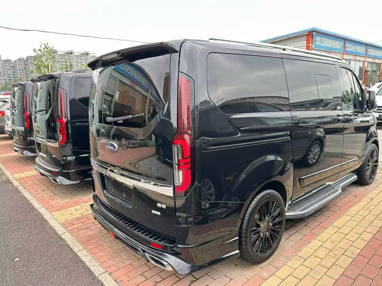 Ford Tourneo Custom 2025 thumb 9