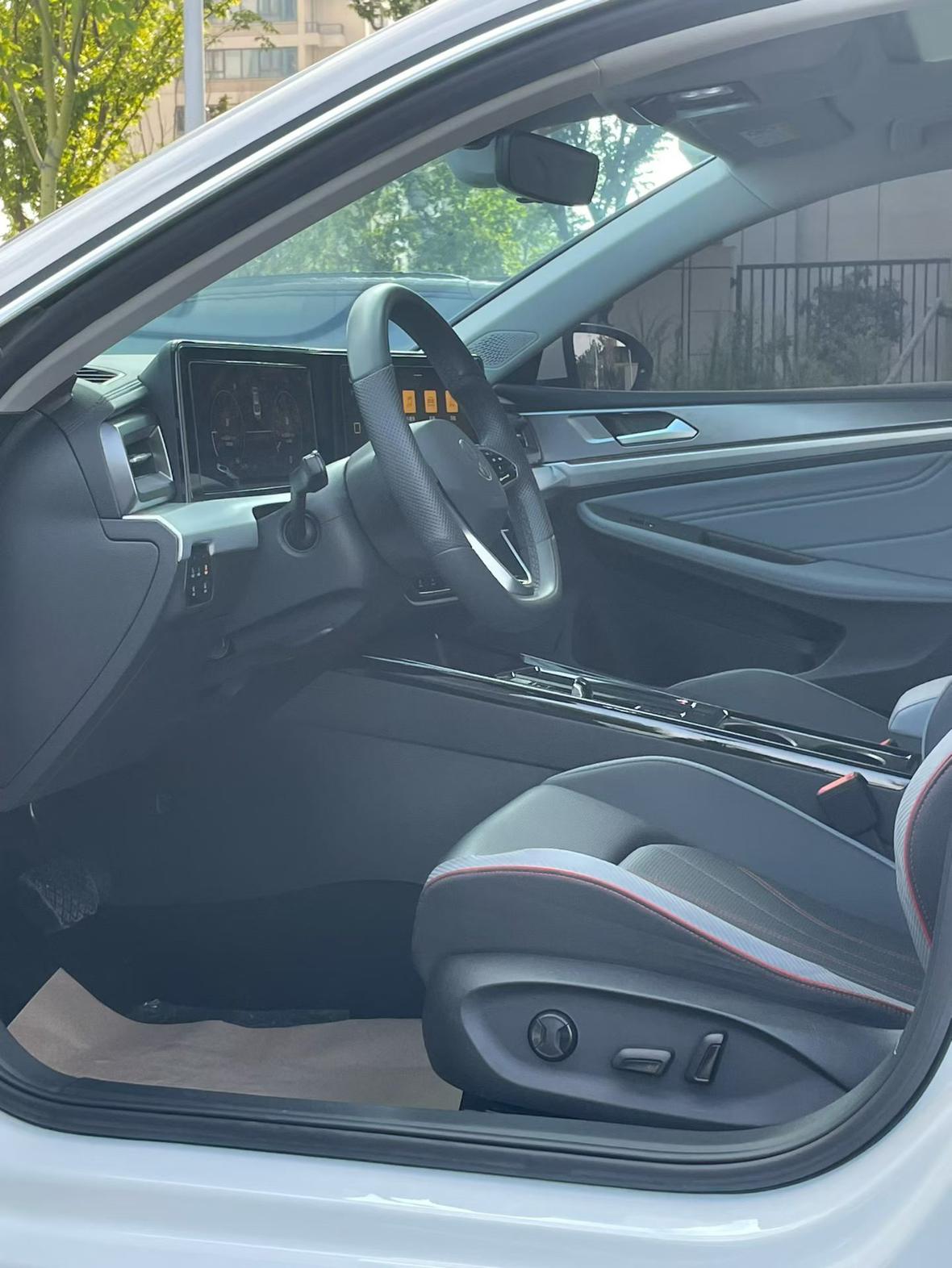 Volkswagen Lamando 2024 thumb 5