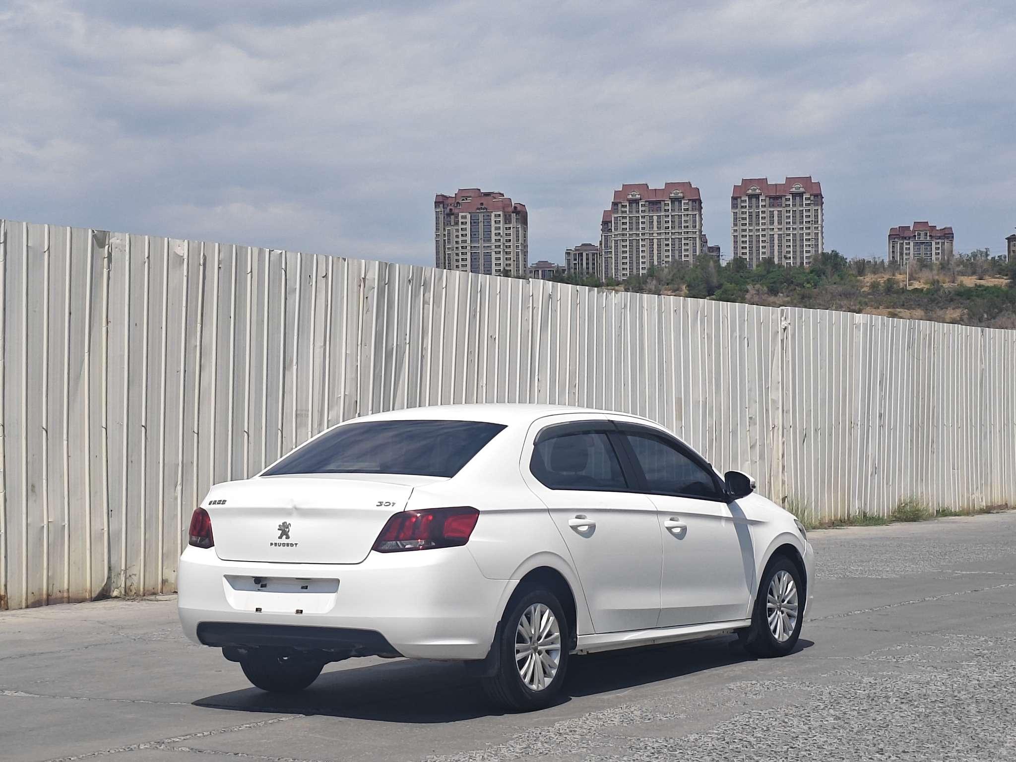 Peugeot 301 2018 thumb 4