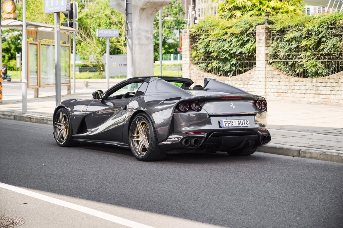 Ferrari 812 2020 thumb 3